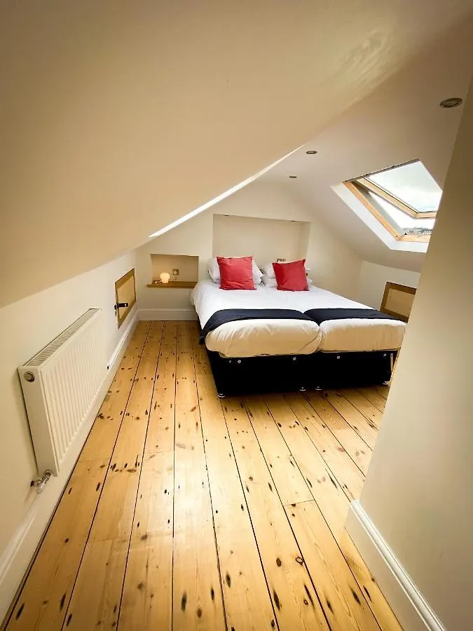 Nomi Homes - Powderham - Exeter - Uni - Free Parking - Central Holiday home