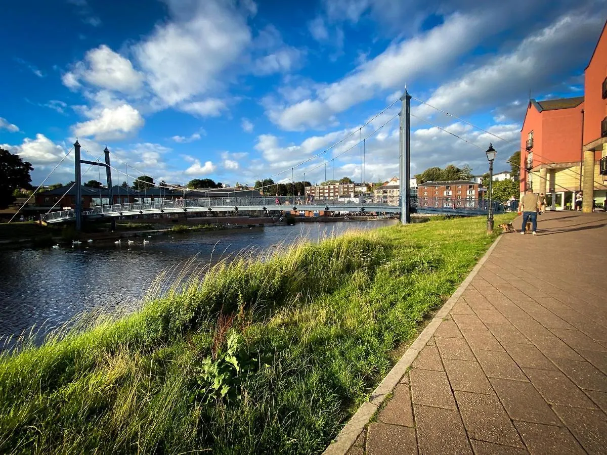 Nomi Homes - Powderham - Exeter - Uni - Free Parking - Central 0*,  United Kingdom