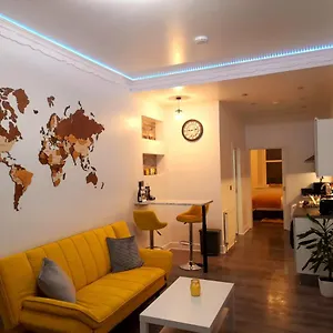 Modern Flat Near Centre. Apartment Edinburgh